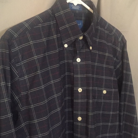NWOT wrinkle free men’s long sleeve button up - Picture 2 of 3